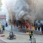 スウェーデンのモスクは5負傷した参拝者は、デモ中に火にセットし、