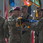 アフガニスタンとNATOのトップ軍の将校でNATOのミッションのフラグは存在下で殺された。