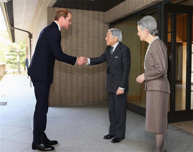 ハリーは、日本の天皇と皇后に会った