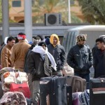2週間でリビアから避難25000エジプト人