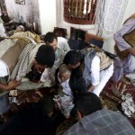 イエメンの首都サヌアでは、3自爆テロは3シーア派のモスクイエメンの市民を対象と