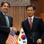 米国大使マーク·リペットと韓国大使パークRO-byugの原子力エネルギー株式会社