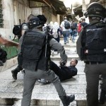イスラエル政府は、警察はパレスチナ人に発砲を許可