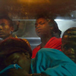 ケニアのバスの乗客