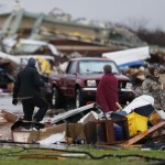 負傷の数は56に達している一方でミシシッピ州では、約400の家は、部分的または完全に破壊されています