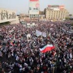 イラク人の何千人も腐敗に抗議します