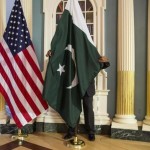 パキスタンへの援助に厳しい条件のための米国の上院の法案