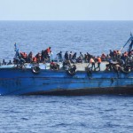 船はリビア沖で沈没し、100移住者が殺されました