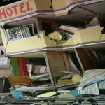 エクアドルの地震で233人が殺された