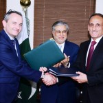 パキスタンの連邦歳入委員会委員長モハマドは、スイスのマルク・ジョージ大使が同意書に署名したと語った