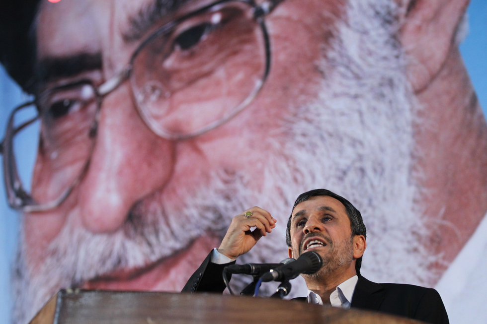イランの最高指導者、アヤトッラー・アリ・ハメネイ、マフムード・アフマディネジャド大統領
