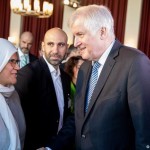 ホースト・シホイファードイツ内相がドイツのイスラム会議を開幕