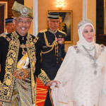 マレーシアの新しい王スルタンアブドゥラと彼の女王、トゥンクアジザアミナマイムナ