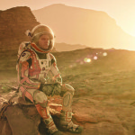 NASAによると、2043年に、人類は火星を踏みます。この点に基づいて、アメリカの小説家アンディ・ウィアーは、2035年の時間を示す小説「マーティン」を作成しました。