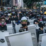 ドナルド・トランプ米大統領、香港の民主化を支持する抗議者を支援する法律に署名