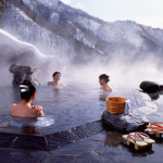 日本語で温泉と呼ばれる天然の湯池