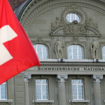 スイス政府はまた、お金をドルで市民に分配できるように、710億ダラーを印刷することを決定しました。