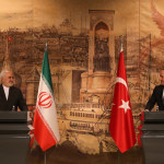 トルコのメブリュト・チャブシュオル外相とイランのジャワド・ザリフ外相との記者会見