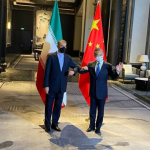 イランのホセイン・アミールブラヒアン外相と中国の王毅外相