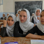 タリバンは3月にすべての女の子を学校に送ることをほのめかした